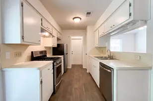 410 E Little Oak Ct, Spring, TX 77386 - Photo 2