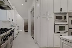 88 W Grand Regency Cir, The Woodlands, TX 77382 - Photo 20