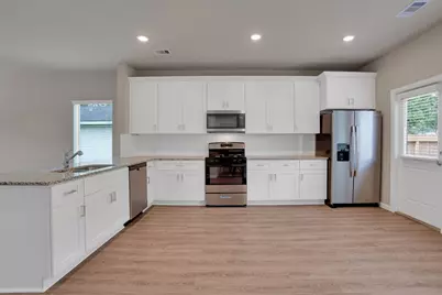 2405 Stonewall Street, La Marque, TX 77568 - Photo 4