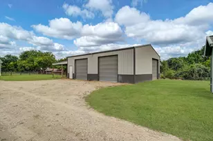2204 County Rd 288, Angleton, TX 77515 - Photo 32
