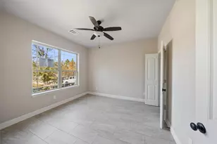 2028 E Lake Dr, Huntsville, TX 77340 - Photo 10