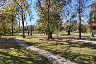 2028 E Lake Dr, Huntsville, TX 77340 - Photo 38