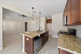 2028 E Lake Dr, Huntsville, TX 77340 - Photo 14