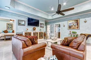 851 Palmetto Dr, Crystal Beach, TX 77650 - Photo 8