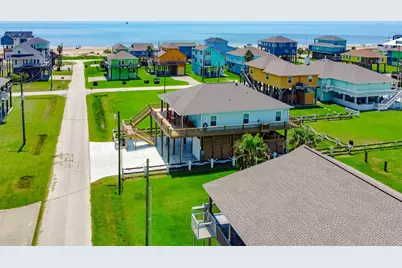 851 Palmetto Drive, Crystal Beach, TX 77650 - Photo 2