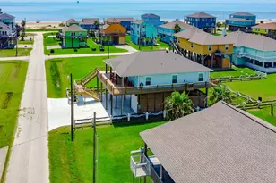 851 Palmetto Dr, Crystal Beach, TX 77650 - Photo 2