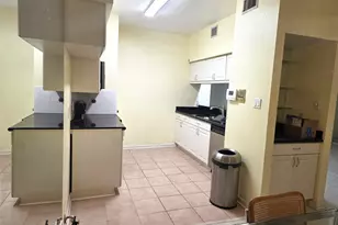 8100 Cambridge St, Houston, TX 77054 - Photo 4