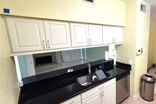 8100 Cambridge St, Houston, TX 77054 - Photo 2
