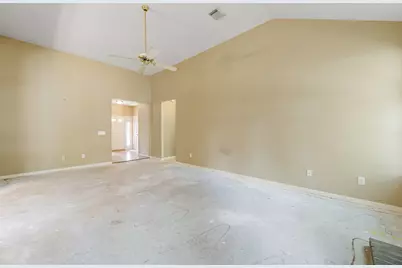 147 S Winterport Circle, The Woodlands, TX 77382 - Photo 10