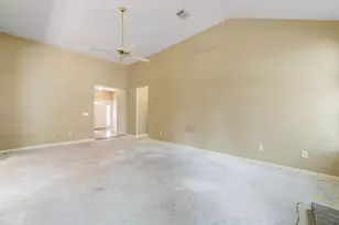 147 S Winterport Cir, The Woodlands, TX 77382 - Photo 10