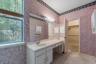 147 S Winterport Circle, The Woodlands, TX 77382 - Photo 20