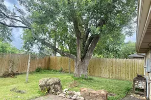 10107 Hollow Canyon Dr, Sugar Land, TX 77498 - Photo 14