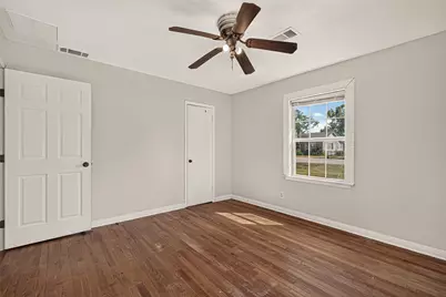 512 W Oak Street, Highlands, TX 77562 - Photo 20