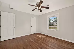 512 W Oak St, Highlands, TX 77562 - Photo 20