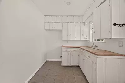 512 W Oak Street, Highlands, TX 77562 - Photo 12
