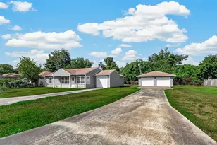 512 W Oak St, Highlands, TX 77562 - Photo 2