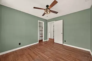 512 W Oak St, Highlands, TX 77562 - Photo 16