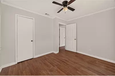 512 W Oak Street, Highlands, TX 77562 - Photo 18