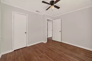 512 W Oak St, Highlands, TX 77562 - Photo 18