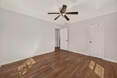 512 W Oak Street, Highlands, TX 77562 - Photo 22