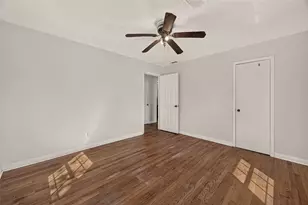 512 W Oak St, Highlands, TX 77562 - Photo 22
