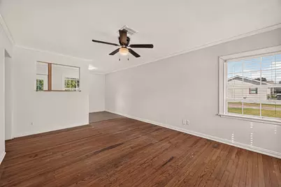 512 W Oak Street, Highlands, TX 77562 - Photo 6