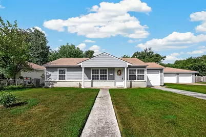 512 W Oak Street, Highlands, TX 77562 - Photo 1