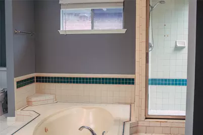 13106 Hollowcreek Park Drive, Houston, TX 77082 - Photo 18