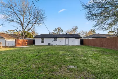 901 S 7th Street, Baytown, TX 77520 - Photo 36