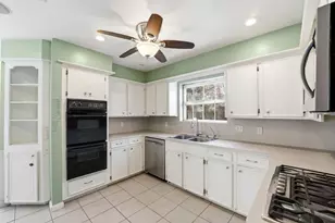 1918 Thousand Pines Dr, Kingwood, TX 77339 - Photo 10