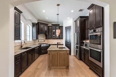 8011 Serenity Court, Houston, TX 77025 - Photo 8