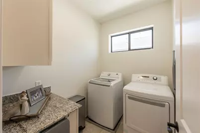8011 Serenity Court, Houston, TX 77025 - Photo 24