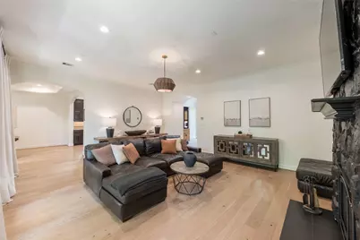 8011 Serenity Court, Houston, TX 77025 - Photo 6