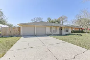 5104 Apple Springs Dr, Pearland, TX 77584 - Photo 2