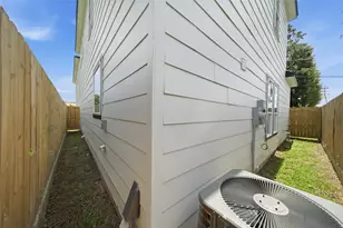 1609 Luzon St, Houston, TX 77009 - Photo 20