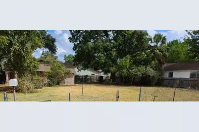 1507 E 32nd 1/2 Street, Houston, TX 77022 - Photo 8
