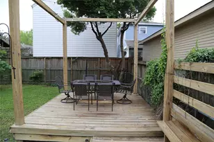 808 Pecore St, Houston, TX 77009 - Photo 18