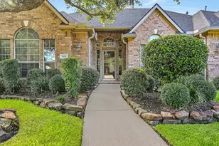 906 High Ridge Cir, Friendswood, TX 77546 - Photo 4