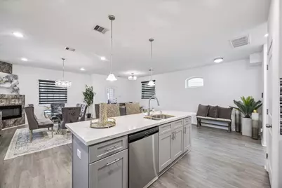 5116 Creekmont Drive, Houston, TX 77091 - Photo 8