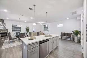 5116 Creekmont Dr, Houston, TX 77091 - Photo 8