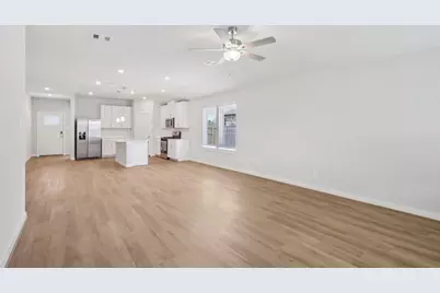 3300 Memorial Way, Texas City, TX 77591 - Photo 4