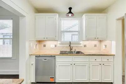 3730 Avenue T, Galveston, TX 77550 - Photo 8