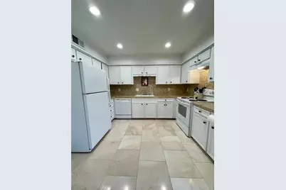 1880 Saxony Lane, Houston, TX 77058 - Photo 16