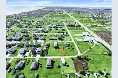 979 Wommack, Crystal Beach, TX 77650 - Photo 6