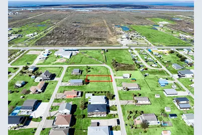 979 Wommack, Crystal Beach, TX 77650 - Photo 8