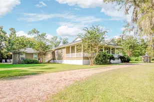 108 Buffalo Trail, Lake Jackson, TX 77566 - Photo 2