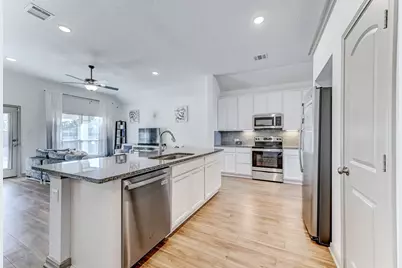 204 Shoreview Drive, Conroe, TX 77303 - Photo 12