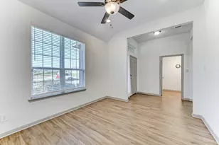 204 Shoreview Dr, Conroe, TX 77303 - Photo 10