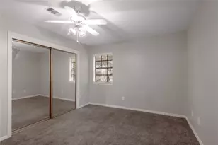 2401 Sycamore Ave, Huntsville, TX 77340 - Photo 16