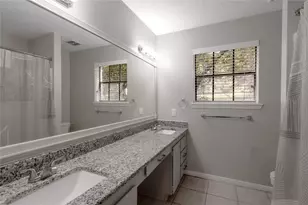 2401 Sycamore Ave, Huntsville, TX 77340 - Photo 18